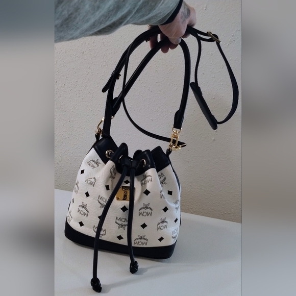 AUTH MCM Navy Blue and White Bucket Bag with Gold Accents and registration card - Picture 5 of 14